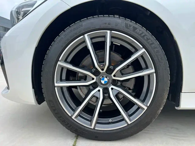 BMW 3 Series — Фото автомобиля 18