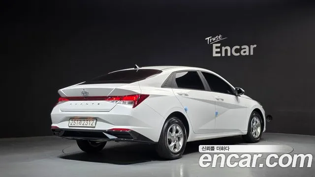 Hyundai Avante CN7 — Фото автомобиля 2
