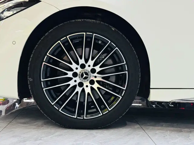 Mercedes-Benz C-Class — Фото автомобиля 8
