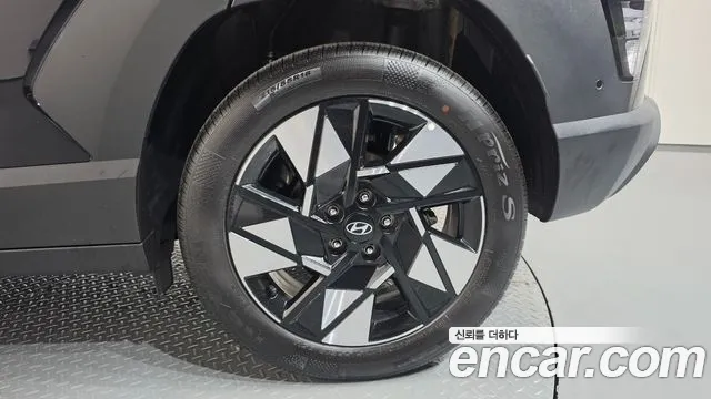 Hyundai Kona Kona (SX2) Бензин 2.0 2WD — Фото автомобиля 17