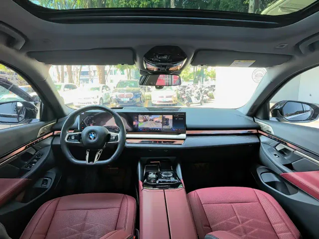 BMW 5 Series — Фото автомобиля 18