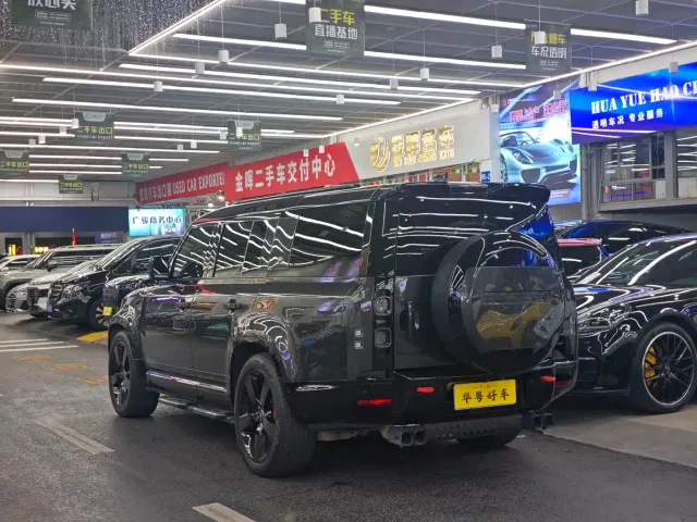 Land Rover Defender — Фото автомобиля 4
