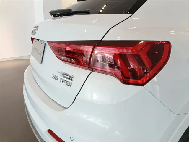 Audi Q3 — Фото автомобиля 15