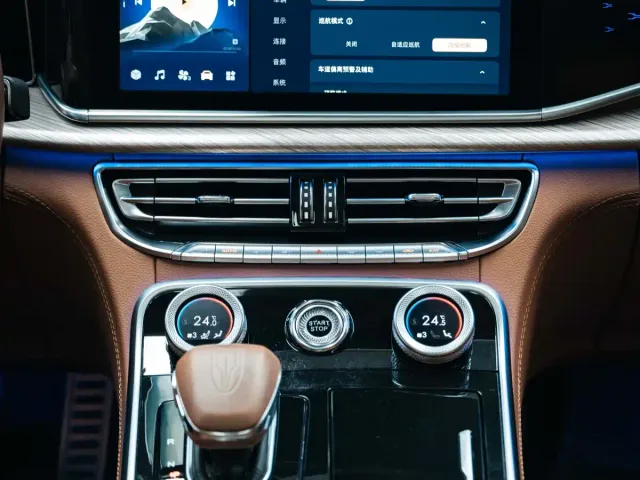 Hongqi H9 — Фото автомобиля 23