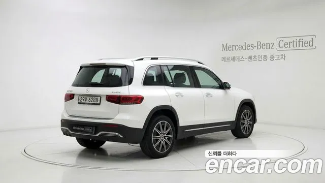 Mercedes-Benz EQB — Фото автомобиля 2