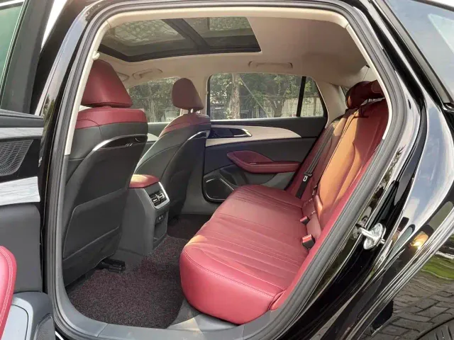Hongqi H5 — Фото автомобиля 10