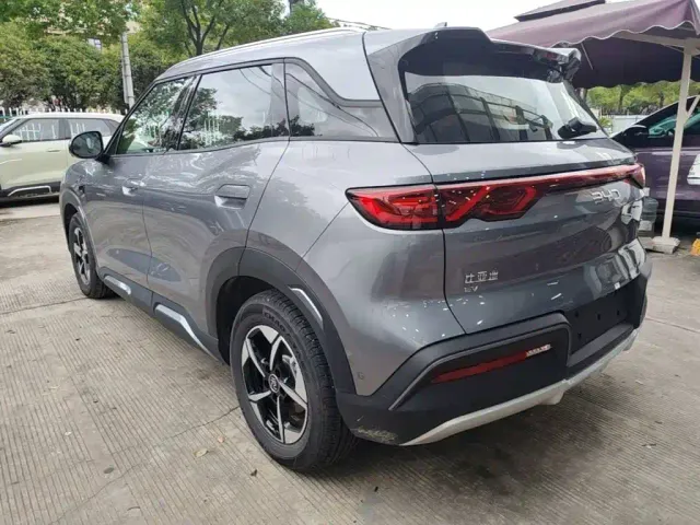 BYD Yuan UP — Фото автомобиля 4