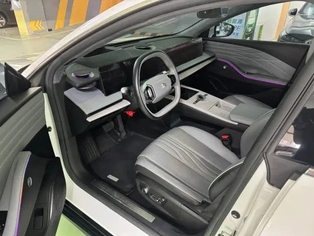 Geely Galaxy E8 — Фото автомобиля 4