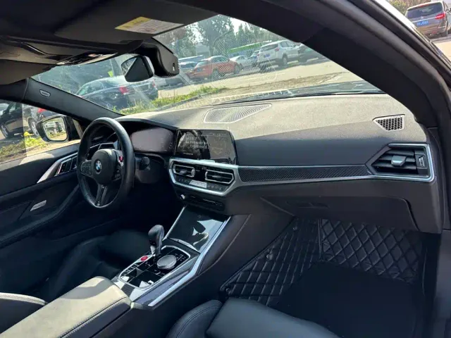 BMW M4 — Фото автомобиля 17