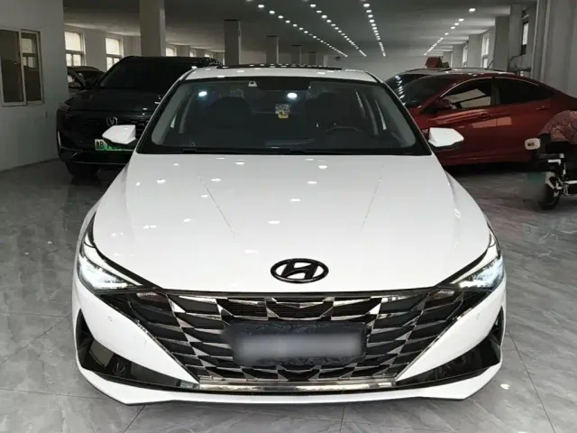 Hyundai Elantra — Фото автомобиля 2