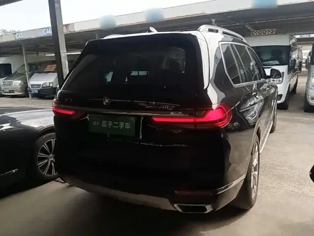 BMW X7 — Фото автомобиля 6