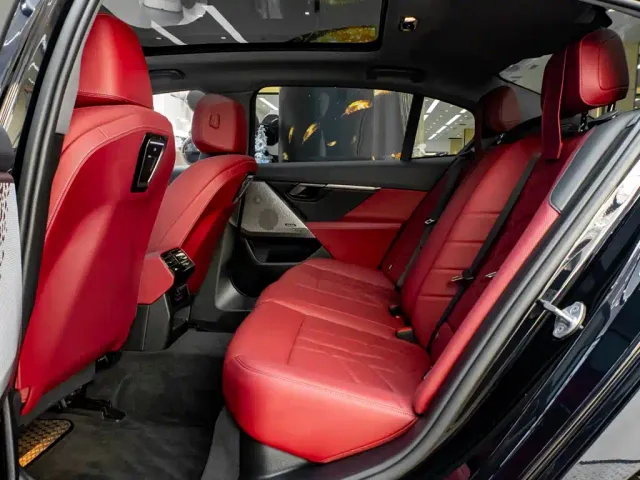 BMW 5 Series — Фото автомобиля 28