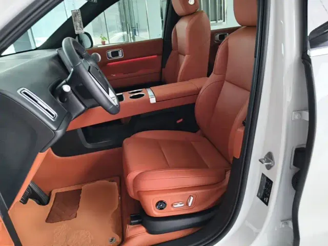 Li Auto L6 — Фото автомобиля 14