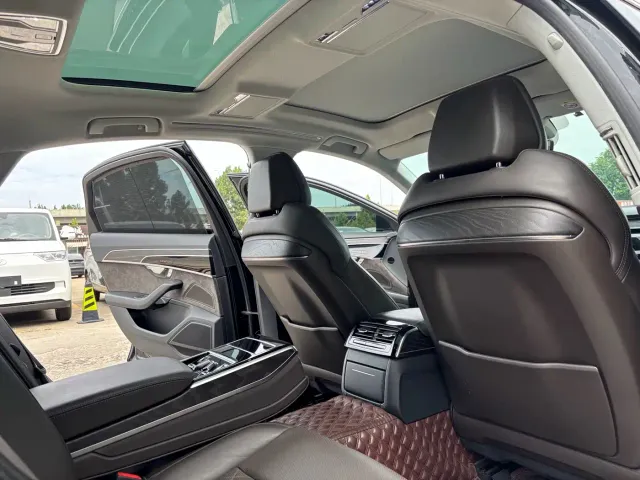 Audi A8 — Фото автомобиля 9