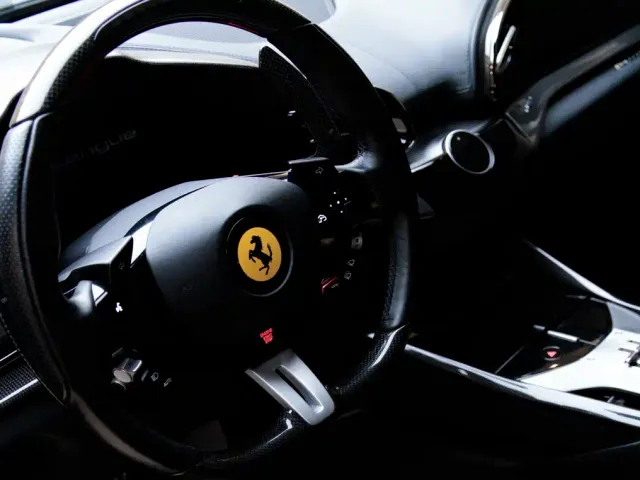 Ferrari Purosangue — Фото автомобиля 13
