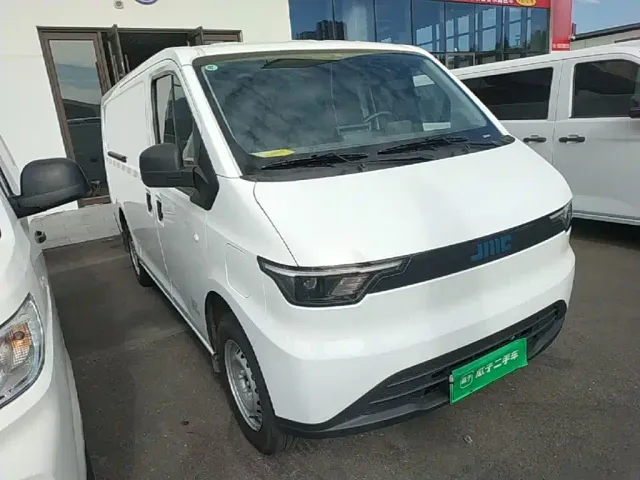 JMC E-Fushun — Фото автомобиля 3