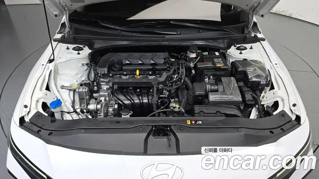 Hyundai AVANTE — Фото автомобиля 3