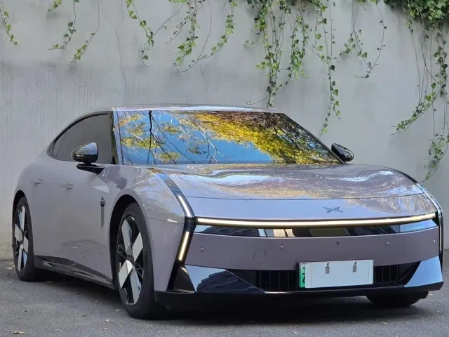 Xpeng P7 — Фото автомобиля 3