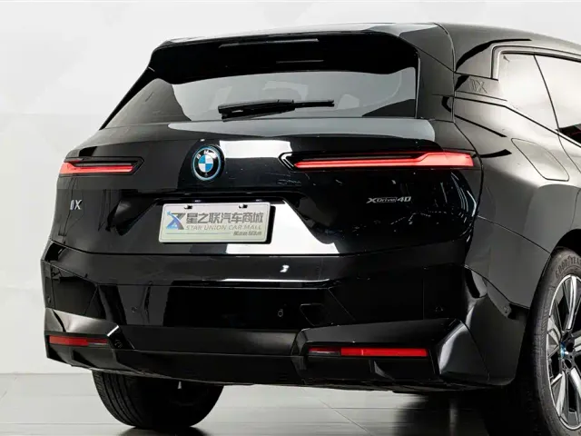BMW iX — Фото автомобиля 7