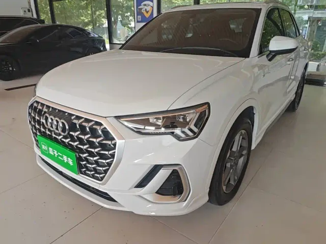 Фотография автомобиля — Audi Q3