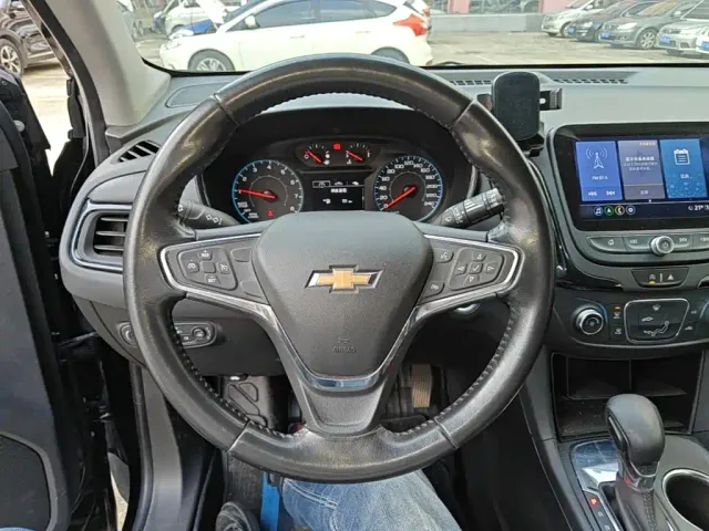 Chevrolet Equinox — Фото автомобиля 10