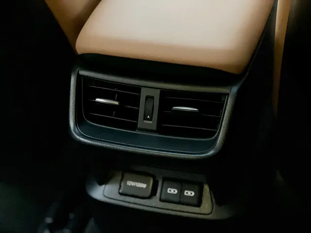 Lexus ES — Фото автомобиля 11