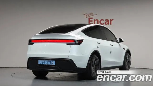 Фотография автомобиля — Tesla Model Y