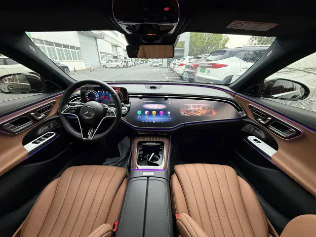 Mercedes-Benz E-Class — Фото автомобиля 7