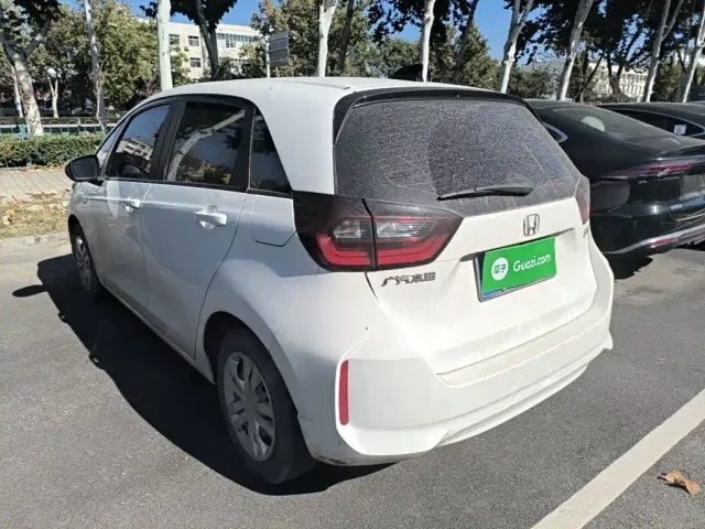 Honda Fit — Фото автомобиля 4