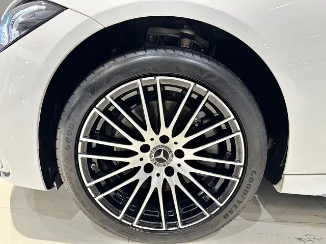 Mercedes-Benz C-Class — Фото автомобиля 20