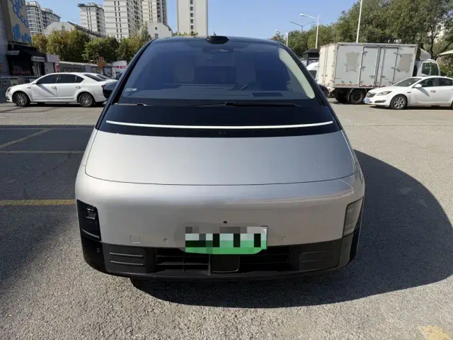 Li Auto MEGA — Фото автомобиля 3