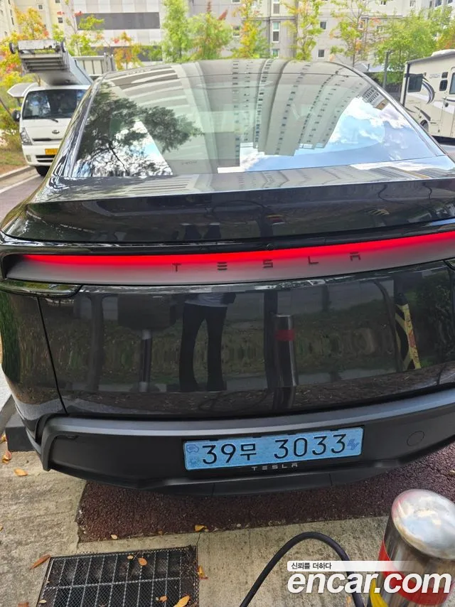 Tesla Model Y — Фото автомобиля 4