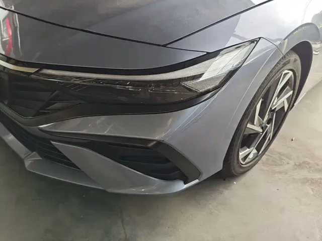 Hyundai Elantra — Фото автомобиля 23