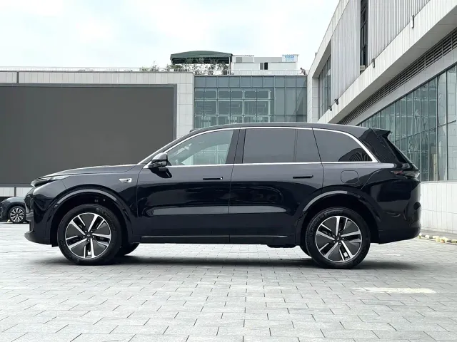 Li Auto L8 — Фото автомобиля 7
