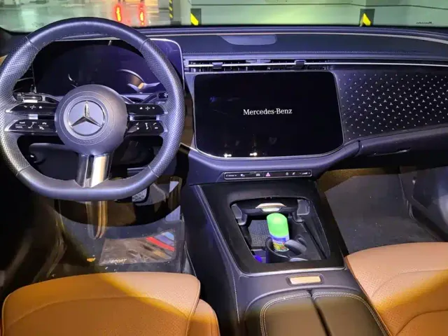 Mercedes-Benz E-Class — Фото автомобиля 12