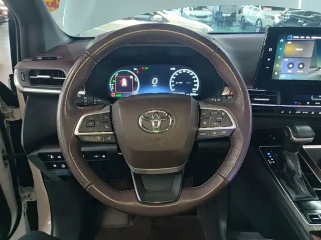 Toyota Granvia — Фото автомобиля 10