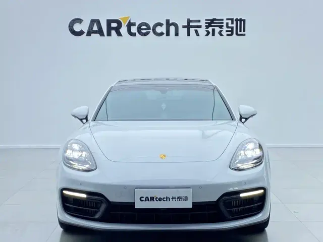 Фотография автомобиля — Porsche Panamera