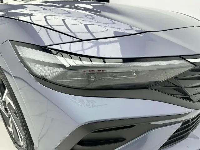 Hyundai Elantra — Фото автомобиля 10