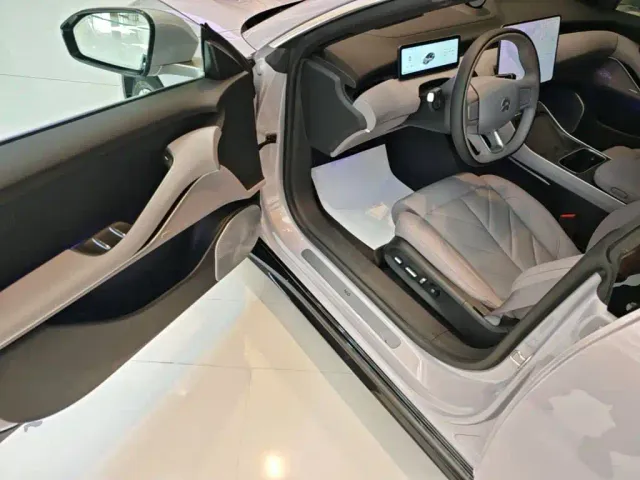 Nio ET5 — Фото автомобиля 15