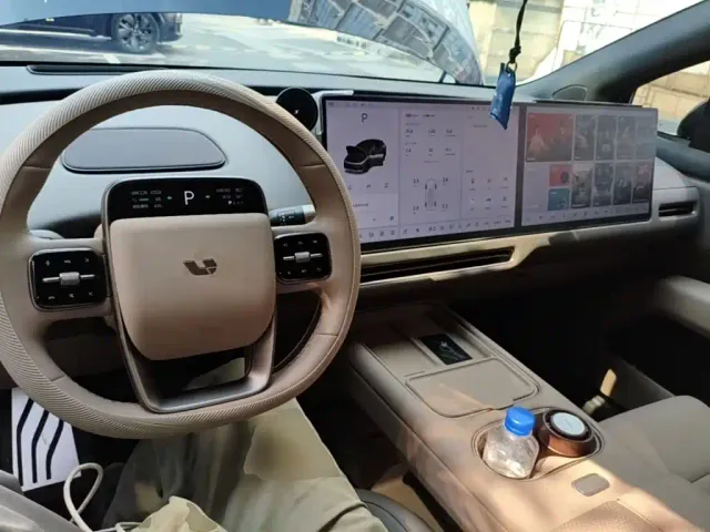 Li Auto i6 — Фото автомобиля 9
