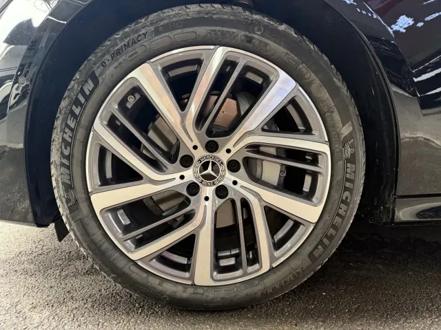 Mercedes-Benz E-Class — Фото автомобиля 5