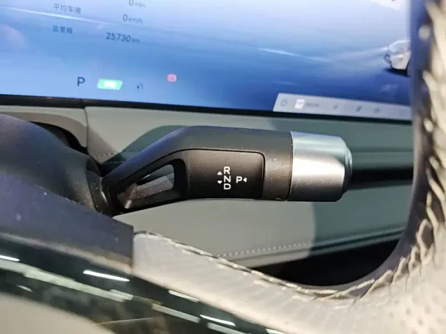 Geely Galaxy E8 — Фото автомобиля 13