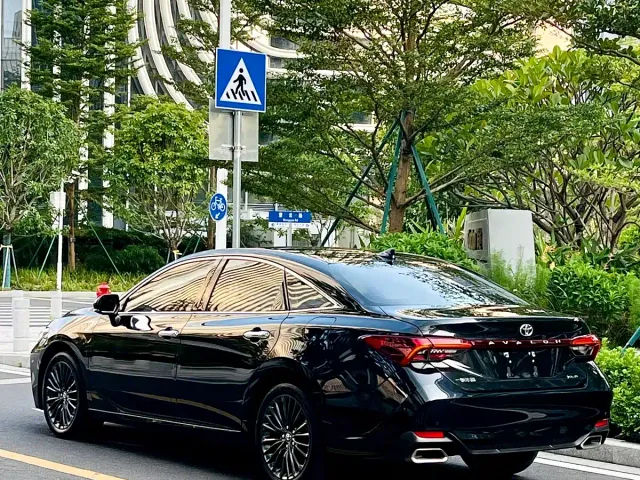 Toyota Avalon — Фото автомобиля 7