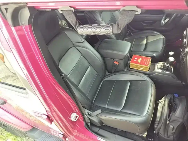 Jeep Wrangler — Фото автомобиля 24