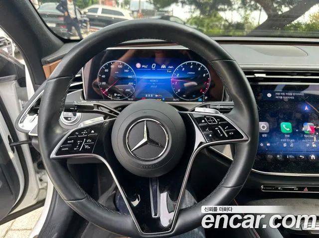 Mercedes-Benz E-Class — Фото автомобиля 21