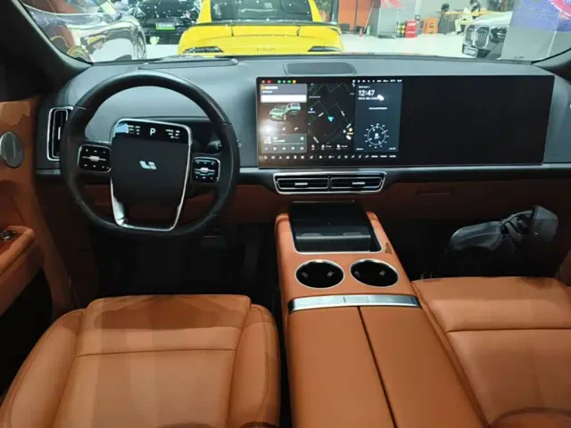 Li Auto L9 — Фото автомобиля 9