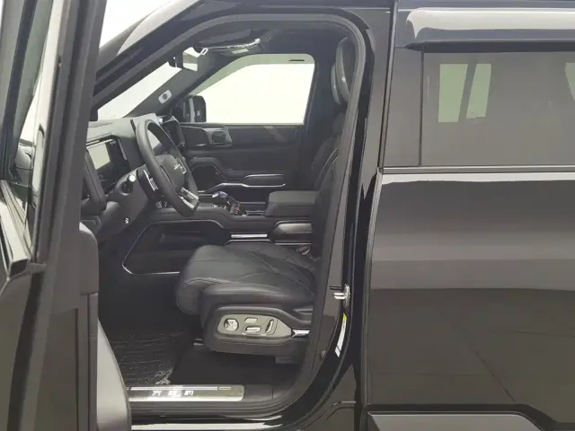BYD FangChengBao Leopard 8 — Фото автомобиля 10