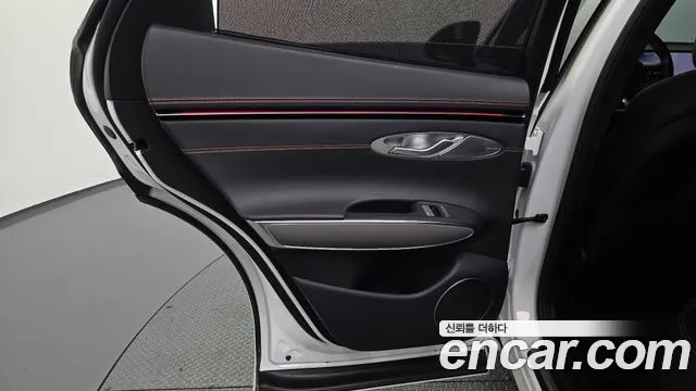 Genesis GV70 — Фото автомобиля 14