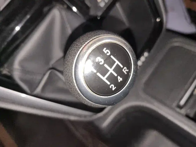 JAC Refine M3 — Фото автомобиля 6