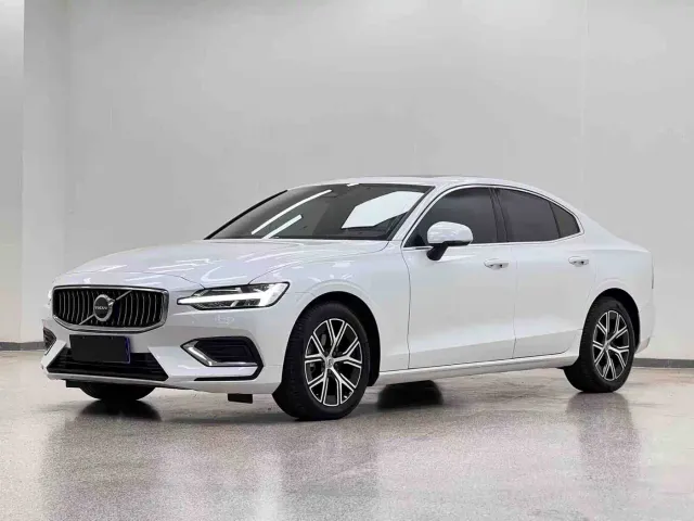 Фотография автомобиля — Volvo S60
